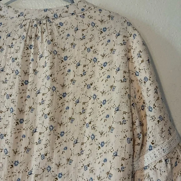 Roolee Floral Cream Dress with Puff Sleeves - Picture 5 of 6